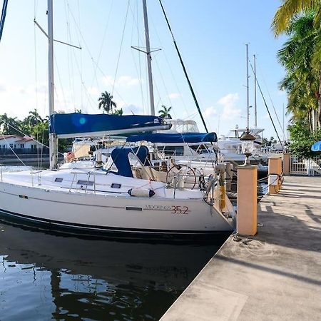 Beach Apt With Waterview In Las Olas Blvd Fort Lauderdale Bagian luar foto