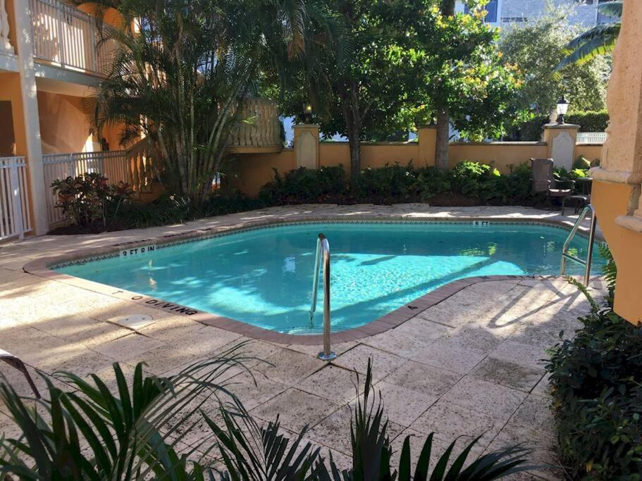 Beach Apt With Waterview In Las Olas Blvd Fort Lauderdale Bagian luar foto